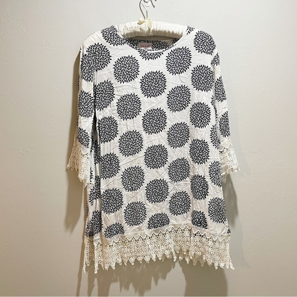 TOP IT OFF Women’s White Black Floral Lace Trim Pullover Dress Cover Up Size L - Picture 1 of 7